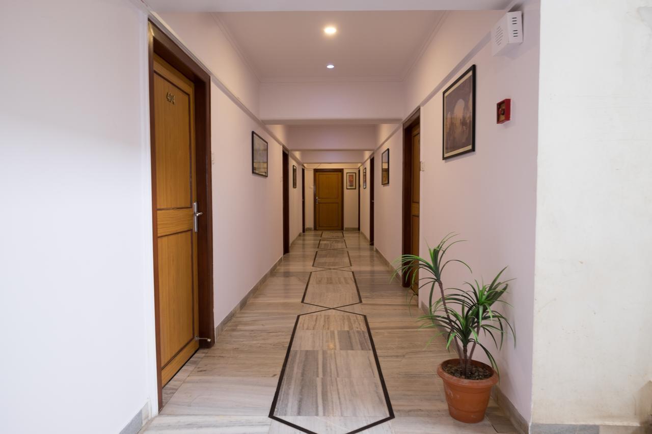 Oyo Flagship 561 Host Inn Мумбаи Экстерьер фото