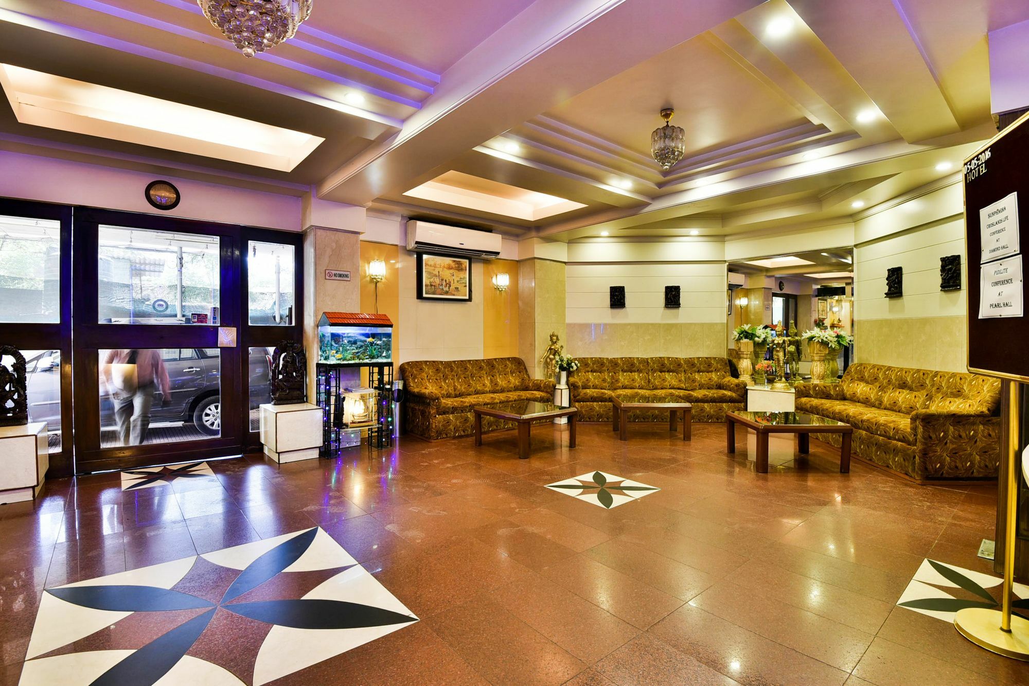 Oyo Flagship 561 Host Inn Мумбаи Экстерьер фото